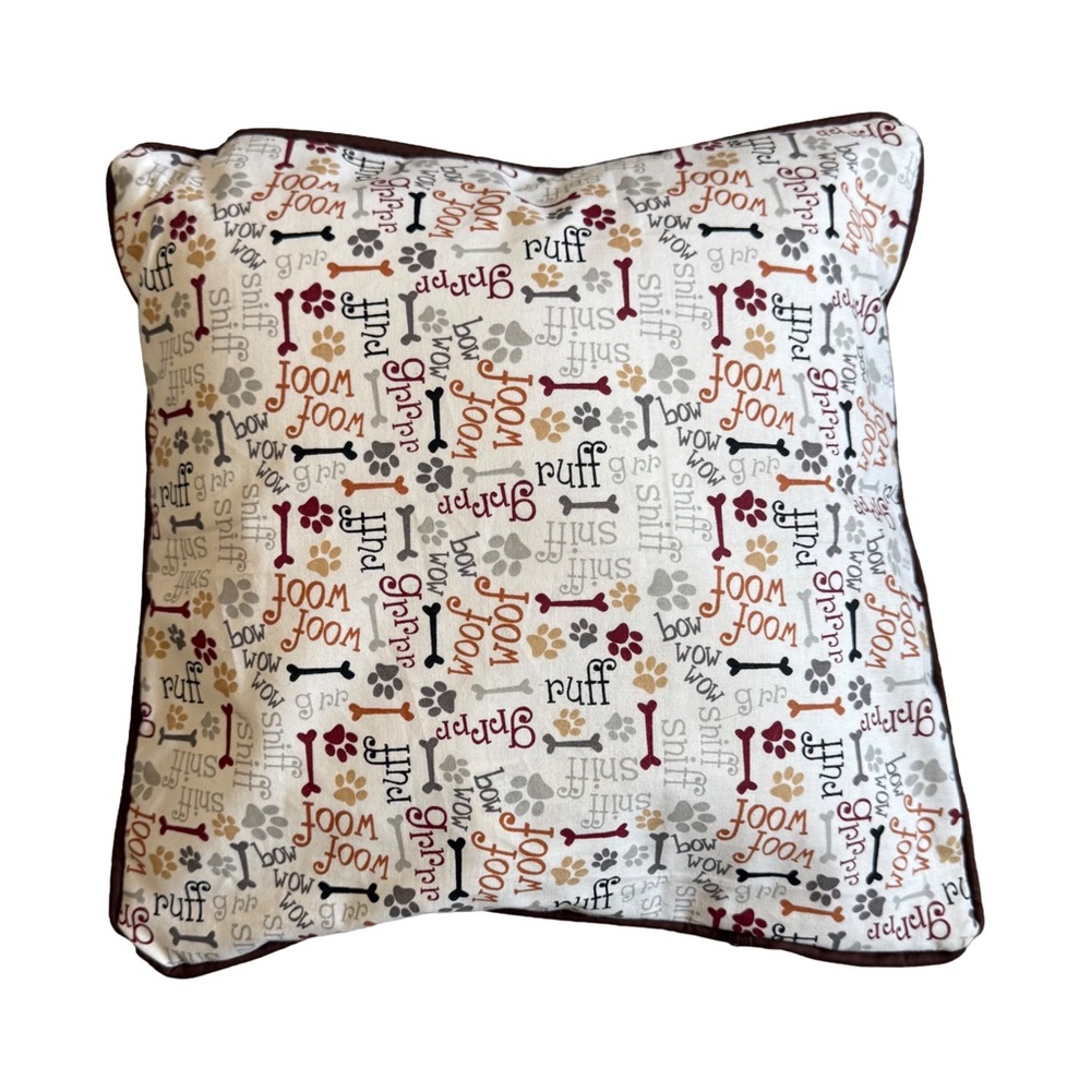 NWOT WHITE AND BROWN‎ DOG PRINT SQUATE SHAPED DECORATIVE THROW PILLOW